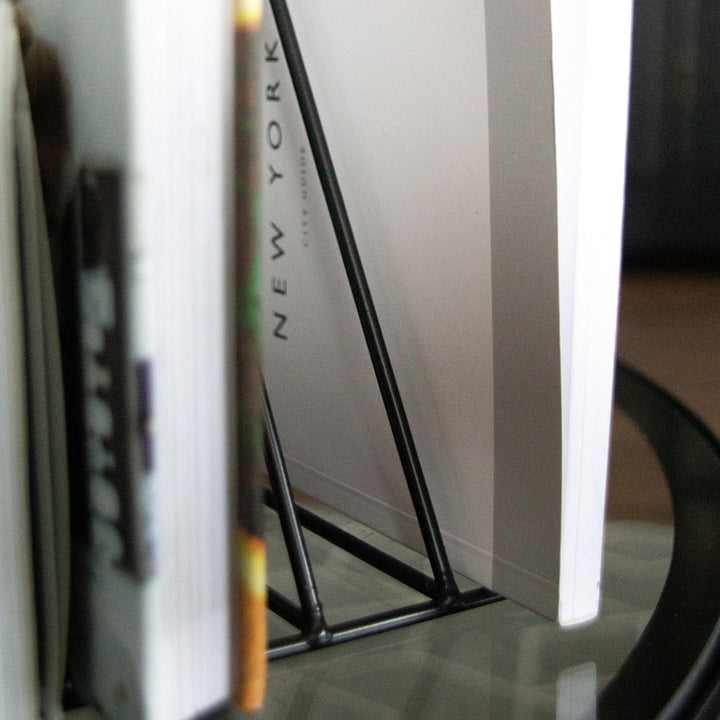 QUVIO Post en boekenrek driehoek zwart (3)