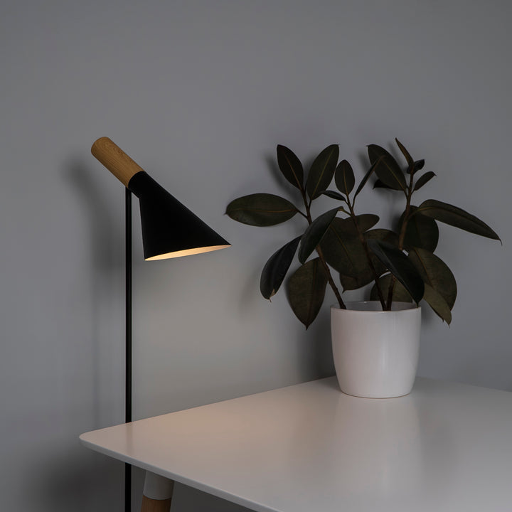 QUVIO Vloerlamp driehoek zwart - QUV5036L-BLACK (3)