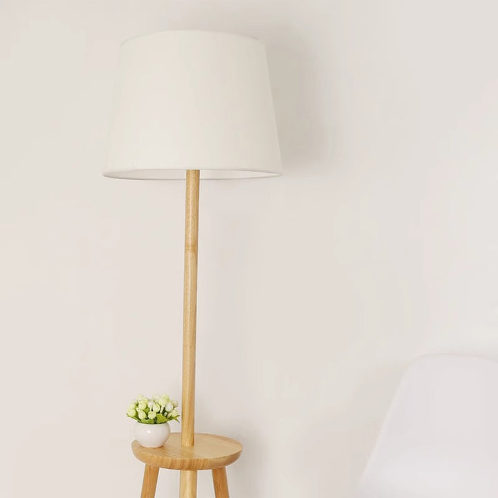 QUVIO Staande vloerlamp - Met plankje - Hout (2)