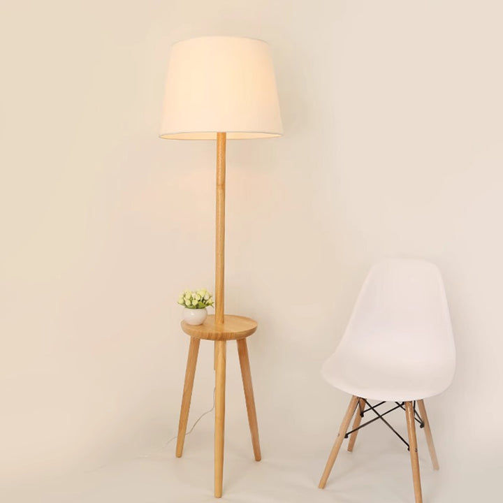 QUVIO Staande vloerlamp - Met plankje - Hout (1)