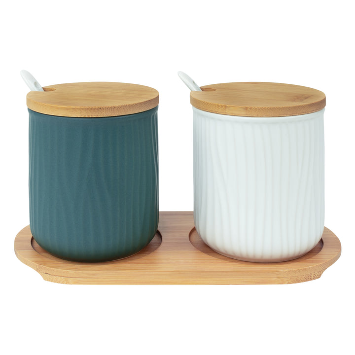 Krumble 2 keramieke potjes met lepels op ronde houten plankje - Groen + wit