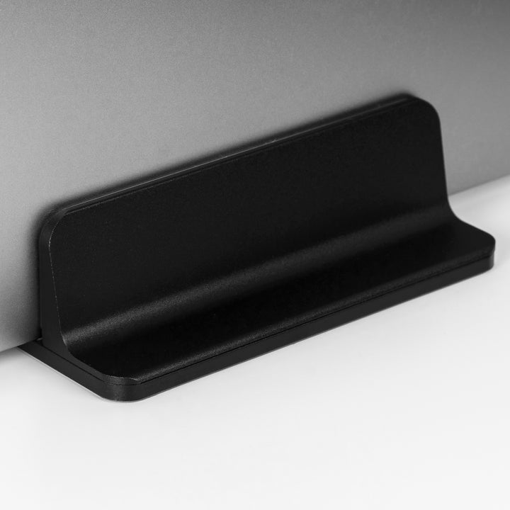 QUVIO Verticale laptop standaard aluminium zwart (3)