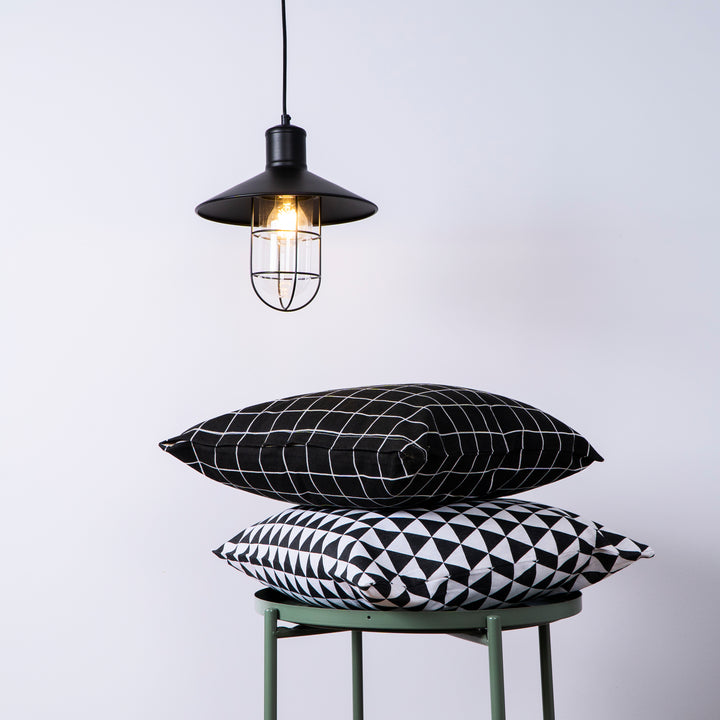 QUVIO Kussenhoes 45 x 45cm Vierkantjes - Zwart (2)