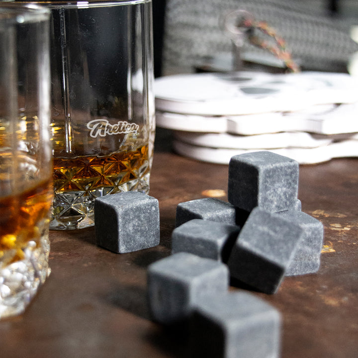 Aretica Whiskey stones - Ijsblokken van natuursteen - set van 9 stuks (1)